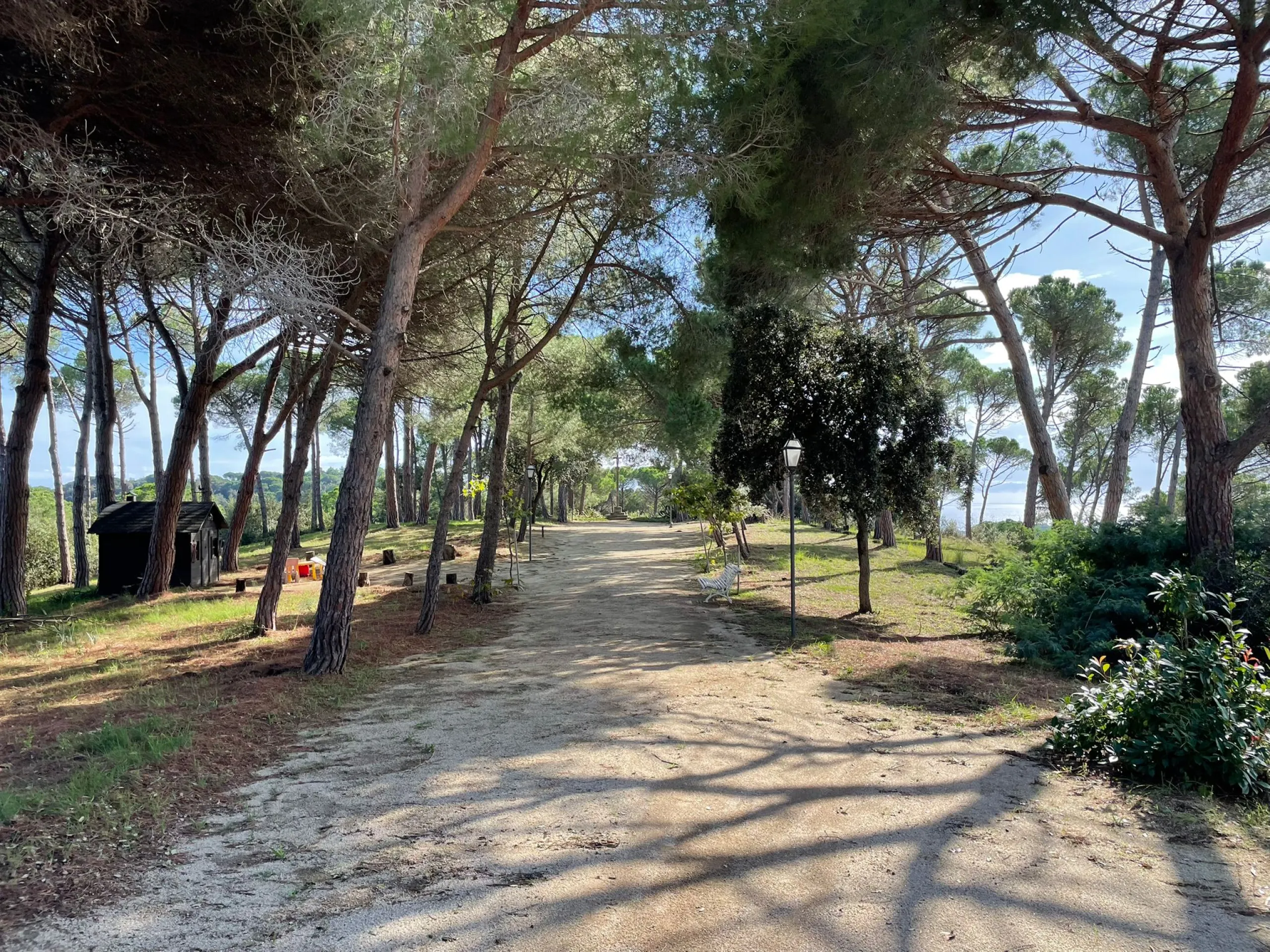 Finca histórica única del siglo XIII en la Costa del Maresme — 28 hectáreas con vistas al mar, a solo 40 minutos de Barcelona