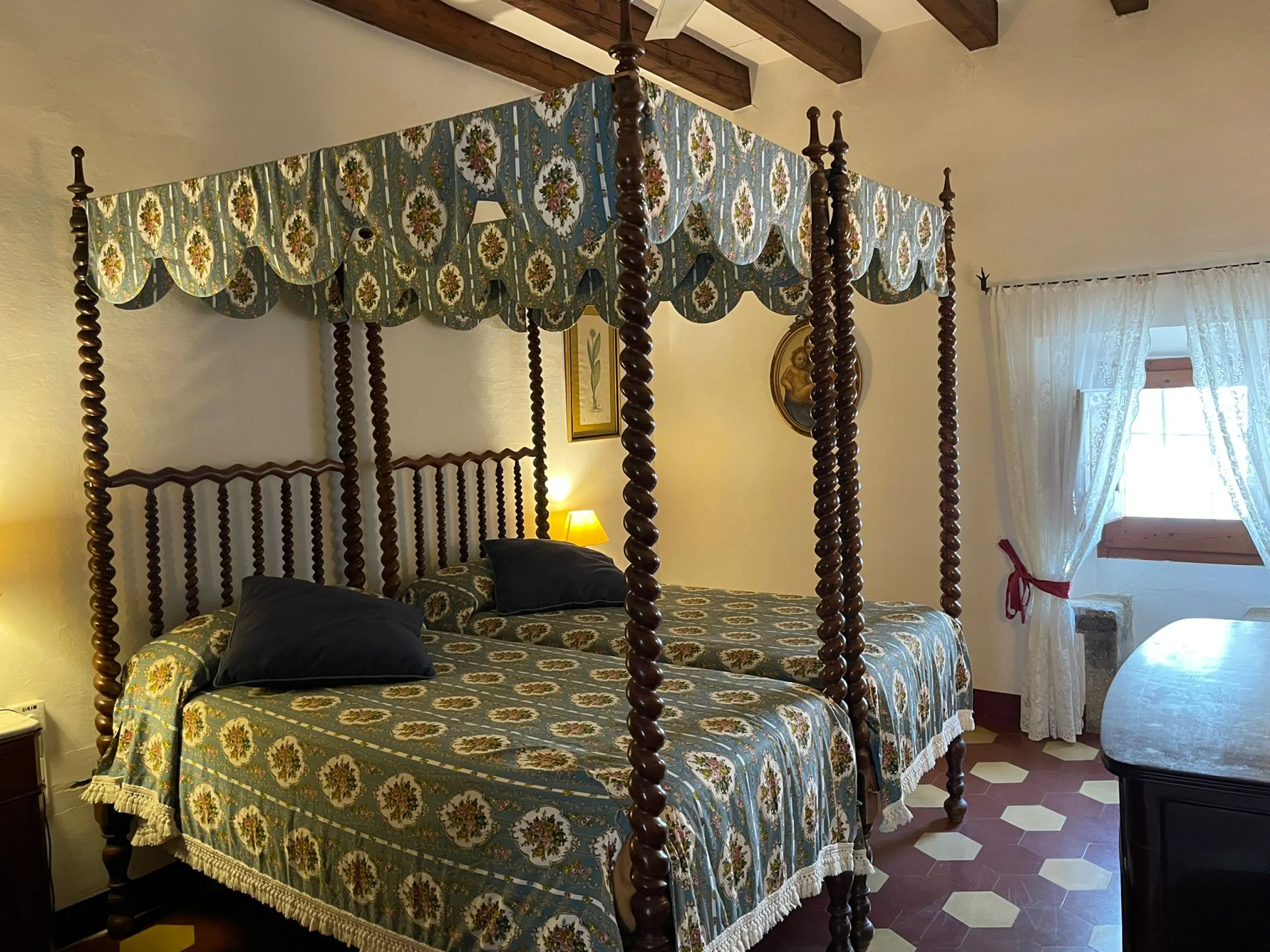 Finca histórica única del siglo XIII en la Costa del Maresme — 28 hectáreas con vistas al mar, a solo 40 minutos de Barcelona