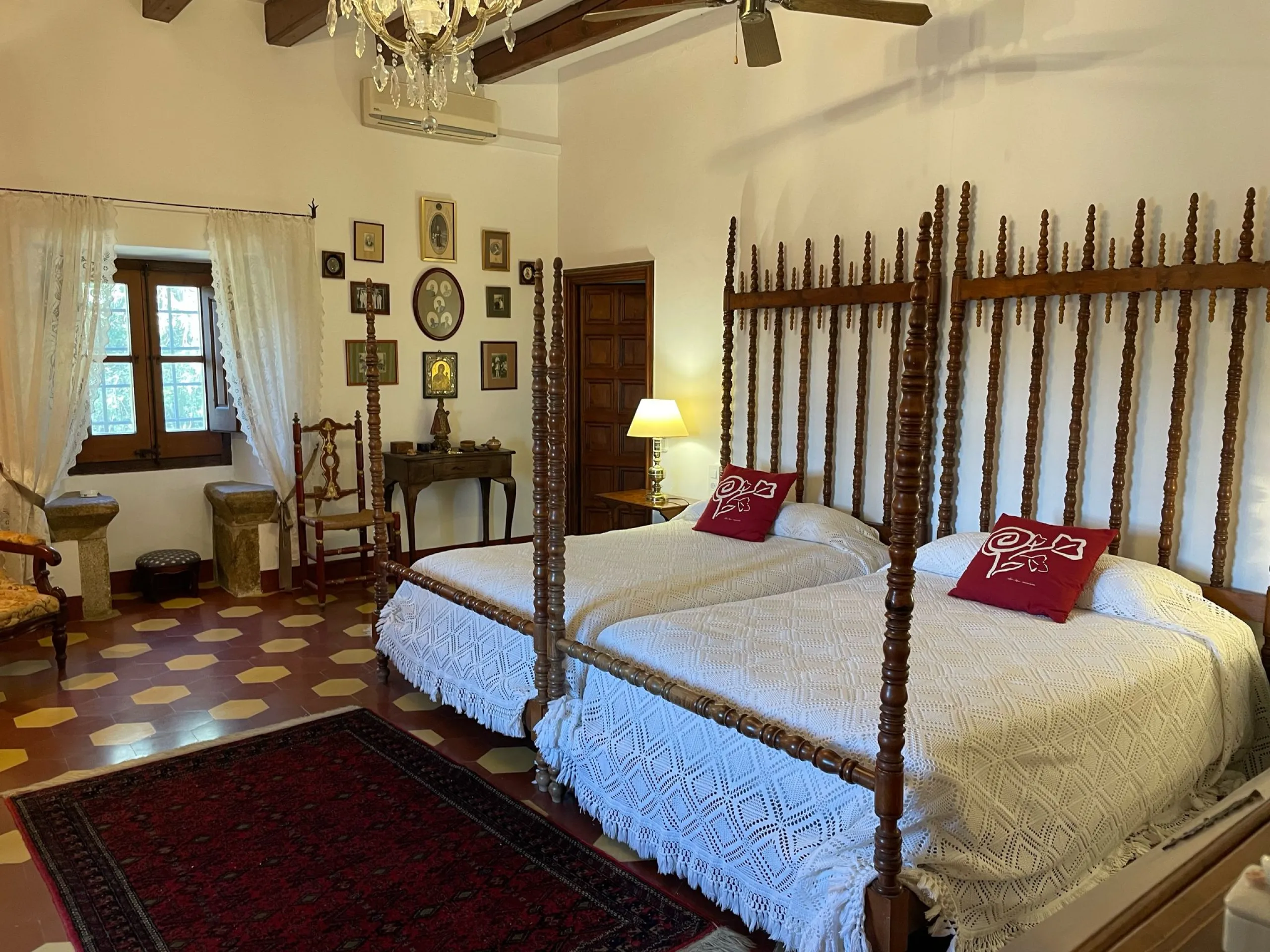 Finca histórica única del siglo XIII en la Costa del Maresme — 28 hectáreas con vistas al mar, a solo 40 minutos de Barcelona