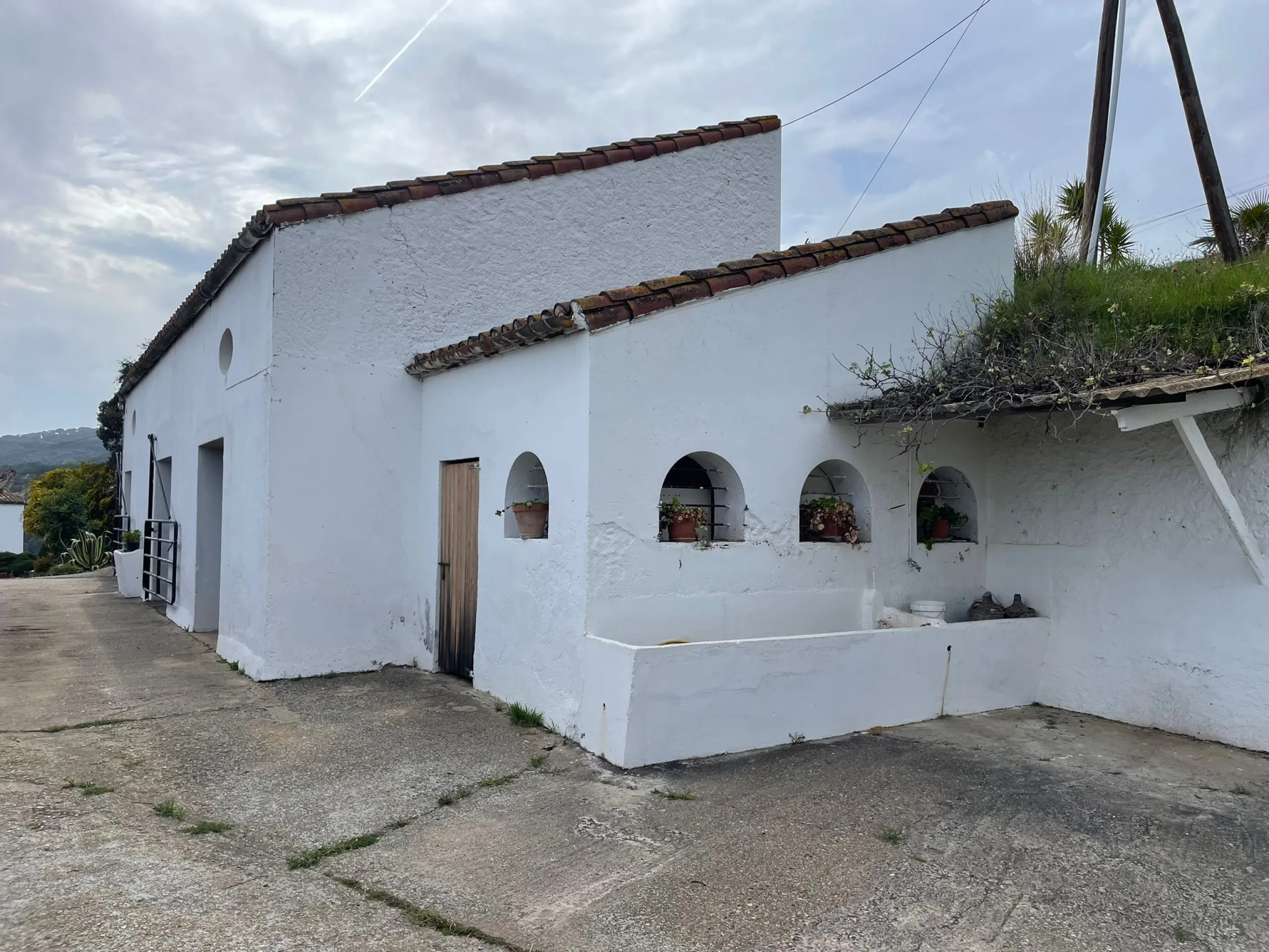 Finca histórica única del siglo XIII en la Costa del Maresme — 28 hectáreas con vistas al mar, a solo 40 minutos de Barcelona