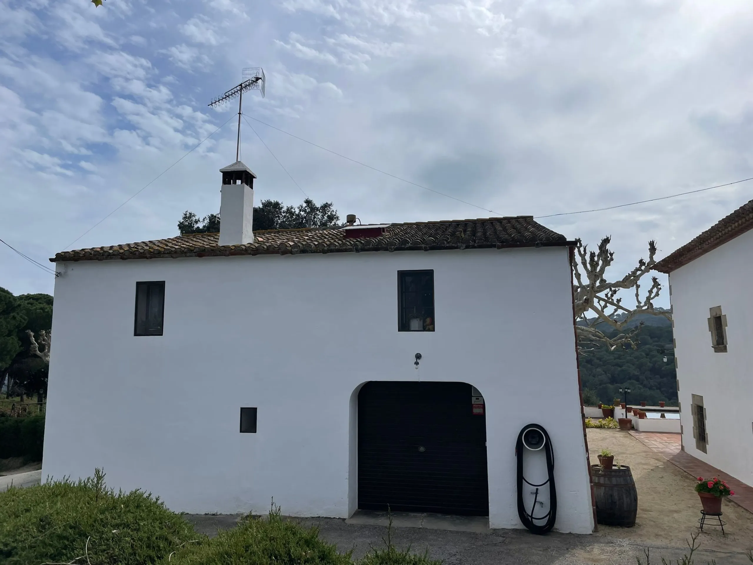 Finca histórica única del siglo XIII en la Costa del Maresme — 28 hectáreas con vistas al mar, a solo 40 minutos de Barcelona