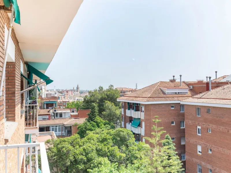 Piso de 3 dormitorios en la última planta, situado en la zona Centre-Estació de Sant Cugat, Barcelona