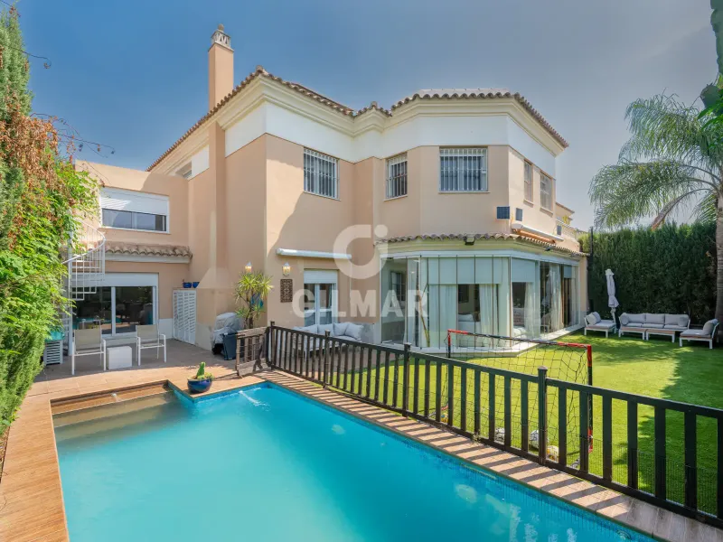 Villa in Montequinto - Sevilla