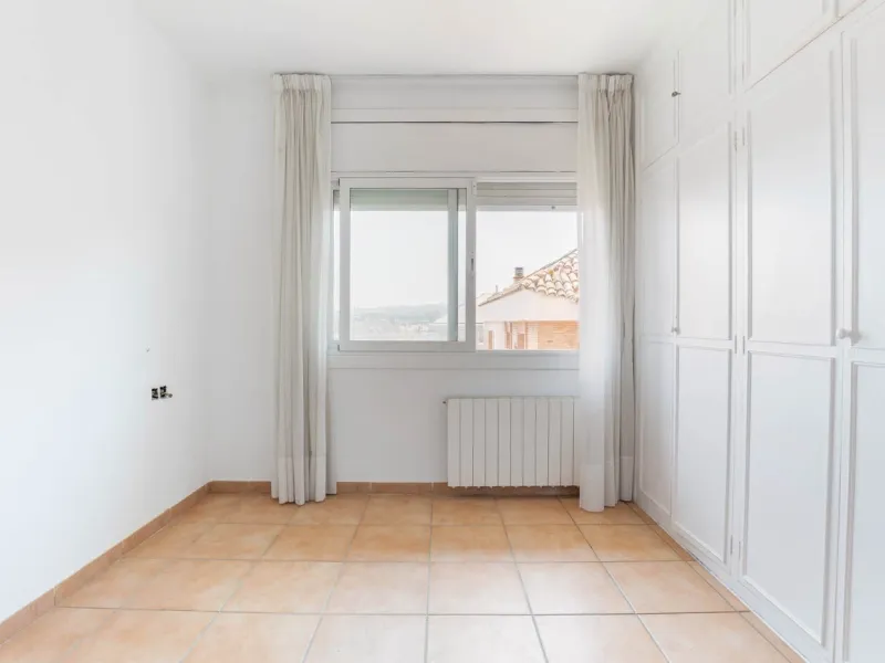 Piso de 3 dormitorios en la última planta, situado en la zona Centre-Estació de Sant Cugat, Barcelona