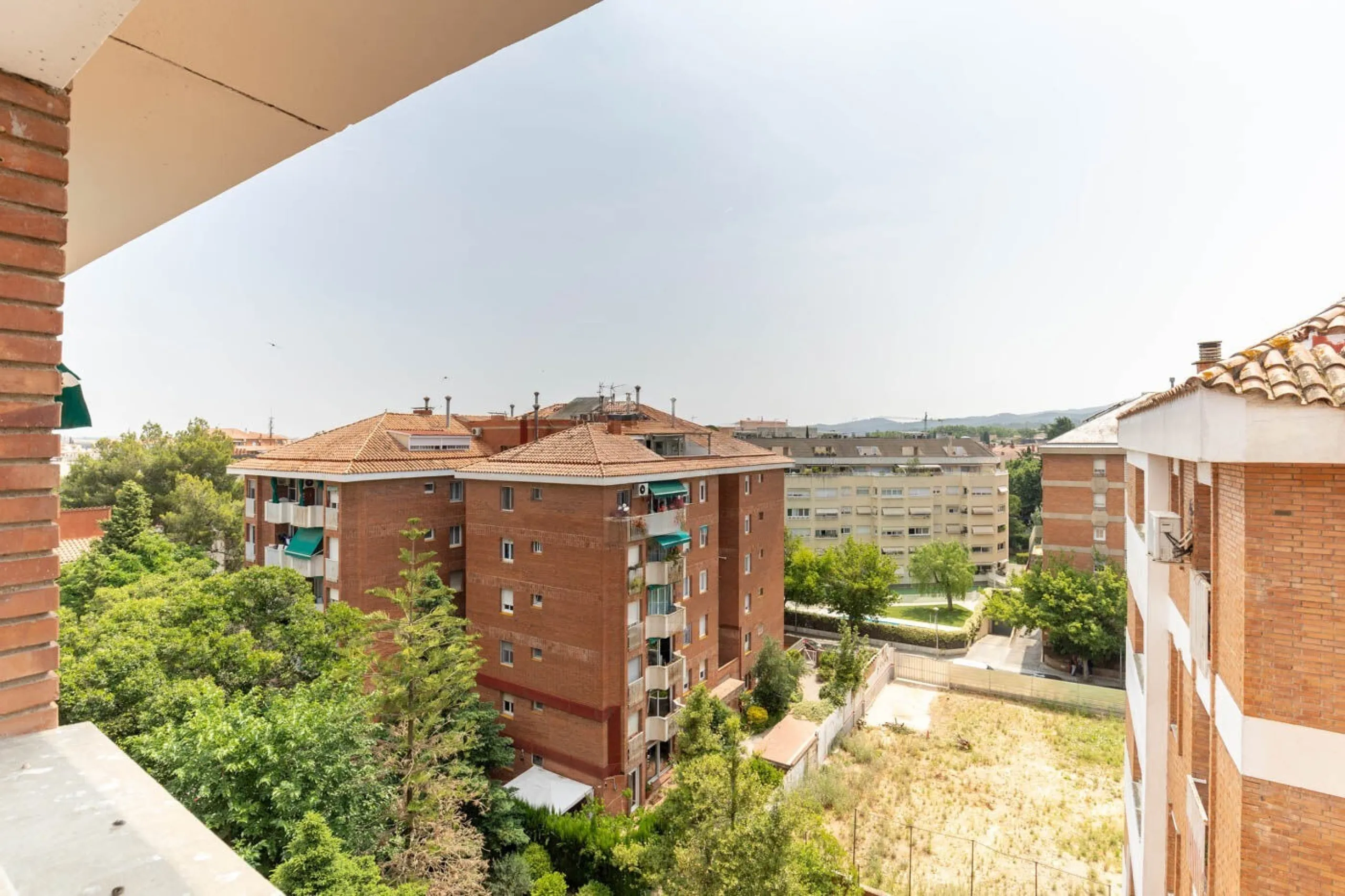 Piso de 3 dormitorios en la última planta, situado en la zona Centre-Estació de Sant Cugat, Barcelona