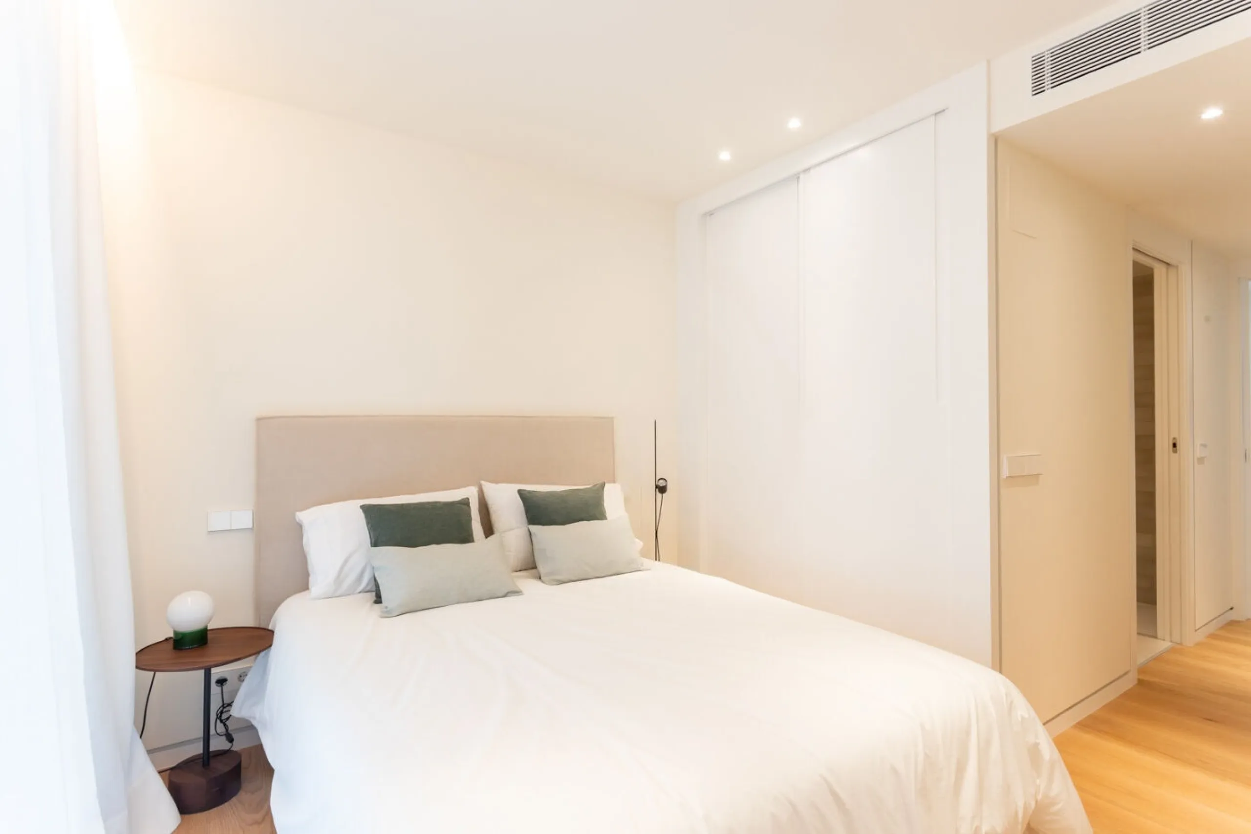 Premium Apartments in Eixample Near Passeig de Gracia, Barcelona