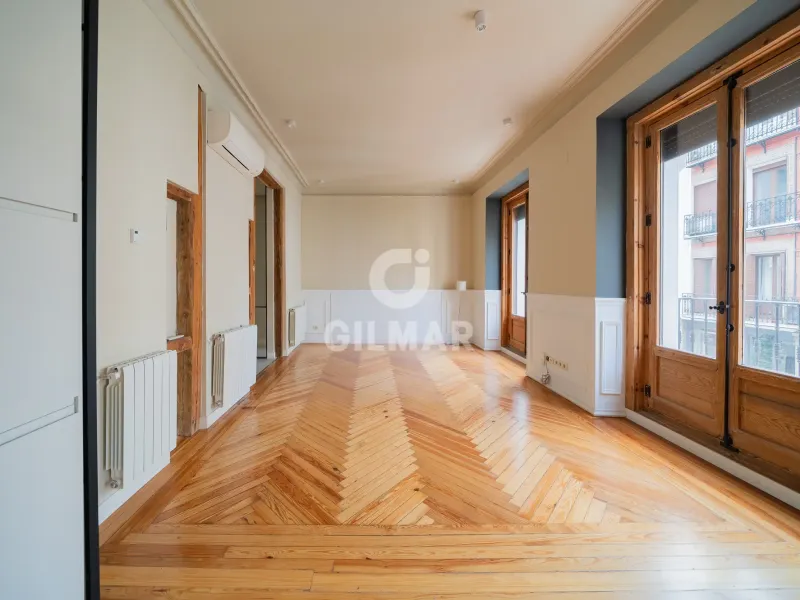 Apartment in Cortes - Madrid