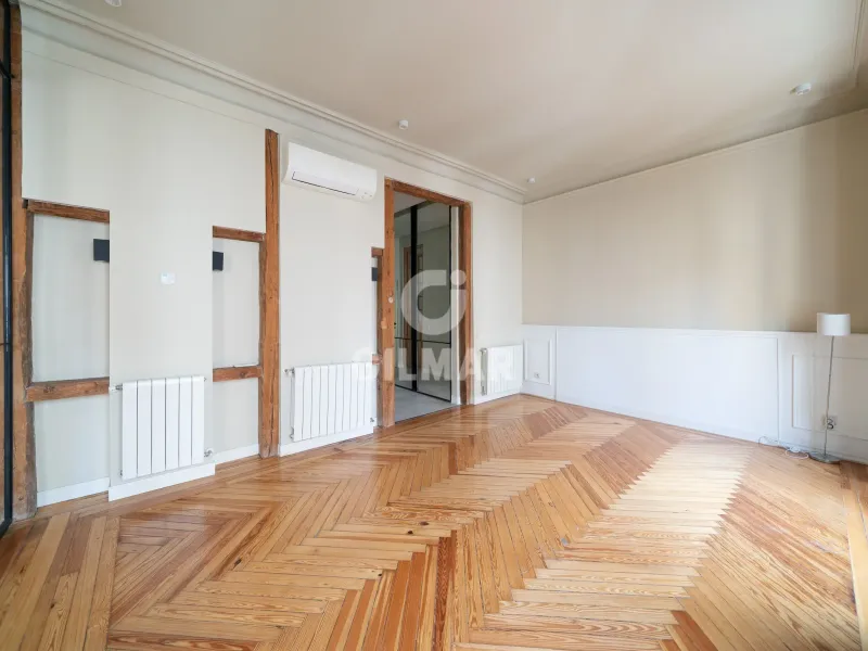 Apartment in Cortes - Madrid