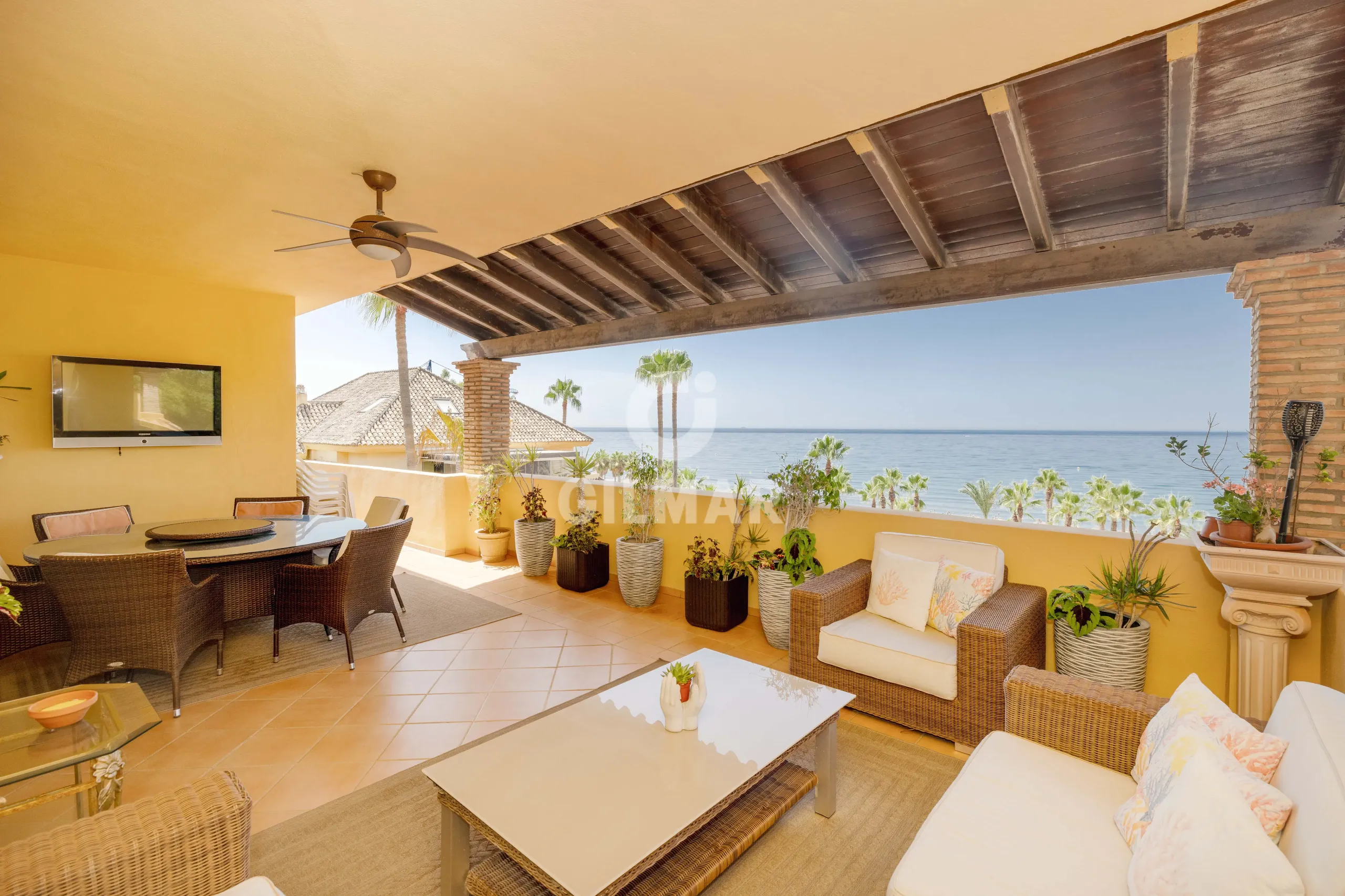 Duplex penthouse in Marbella Este - Málaga