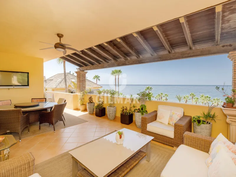 Duplex penthouse in Marbella Este - Málaga