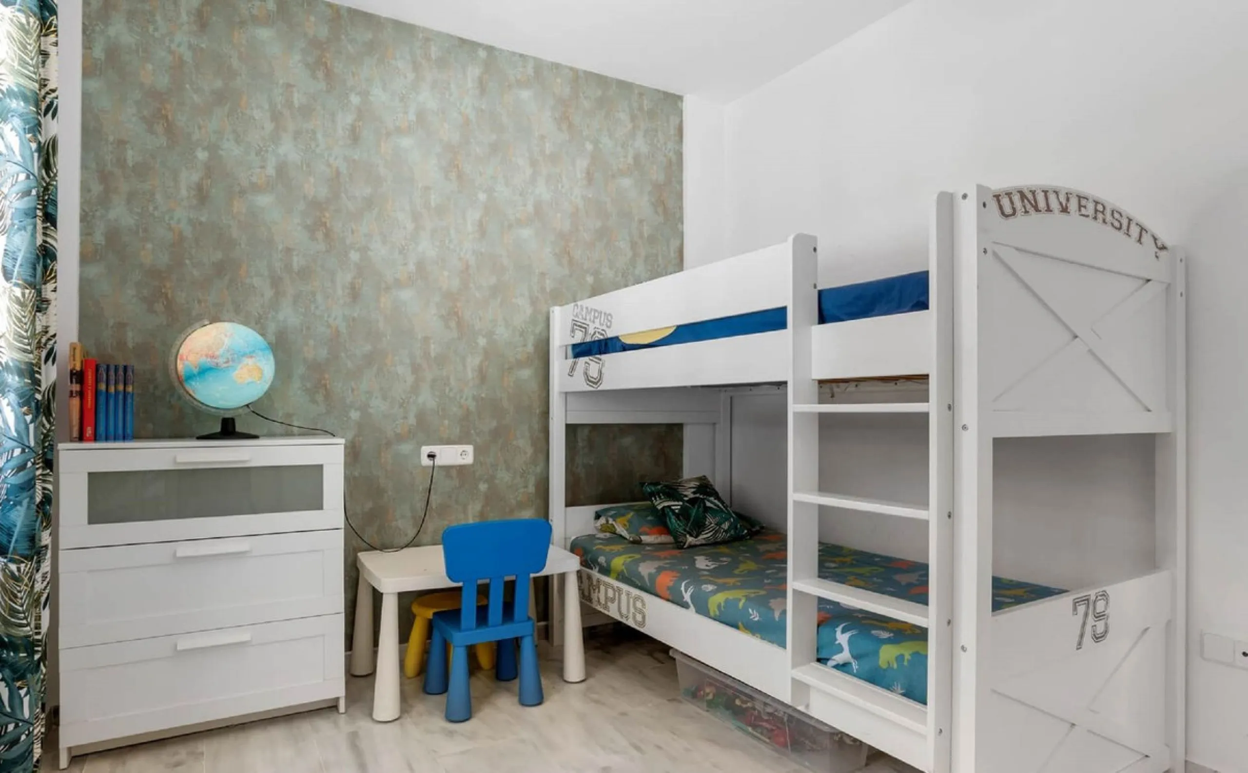 House - Semi-Detached House в продаже в Marbella, Málaga. В доме 6 спален и 4 ванных комнат. Площадь дома 358 м²