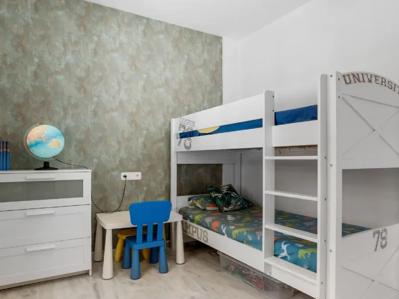 House - Semi-Detached House в продаже в Marbella, Málaga. В доме 6 спален и 4 ванных комнат. Площадь дома 358 м²