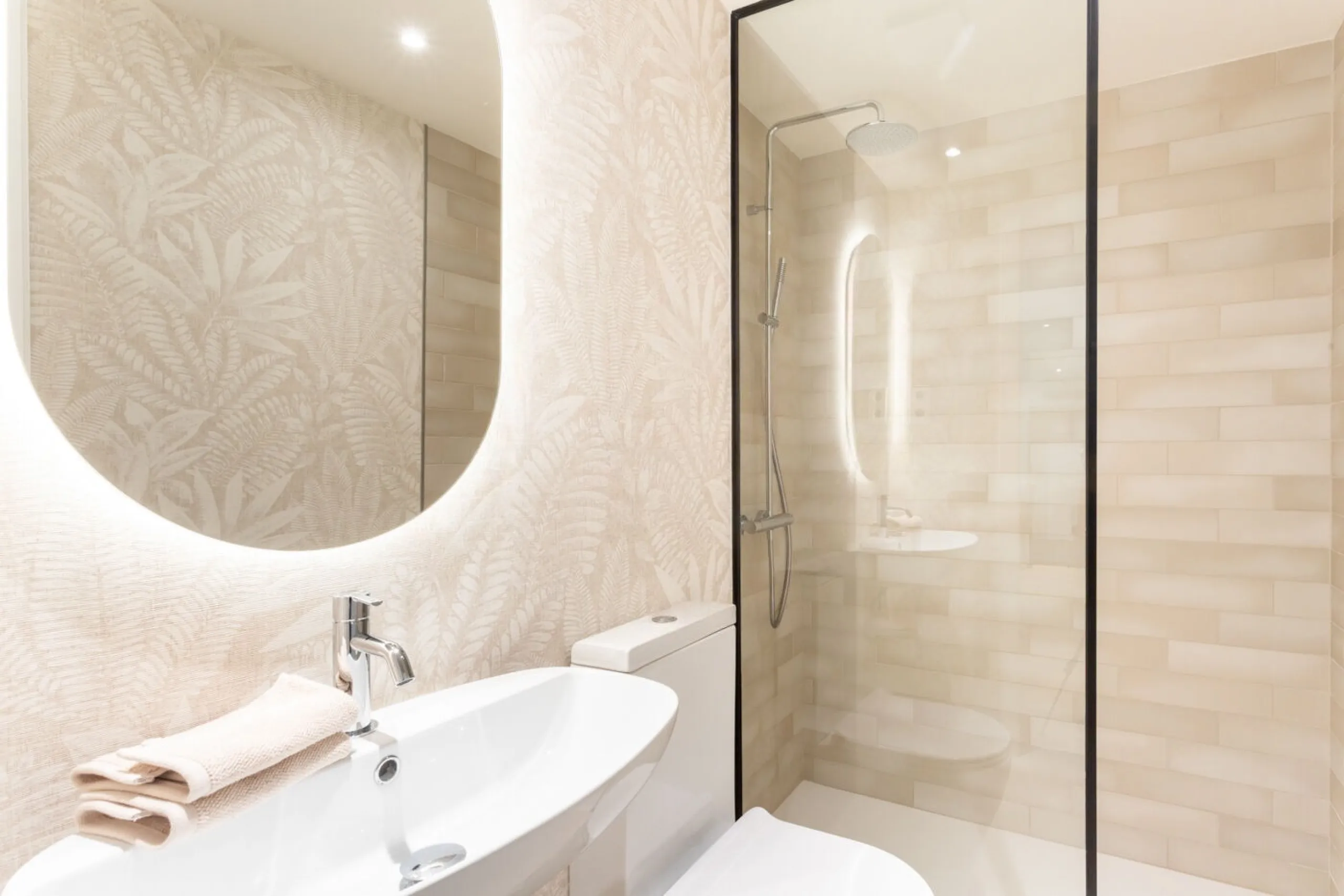 Premium Apartments in Eixample Near Passeig de Gracia, Barcelona