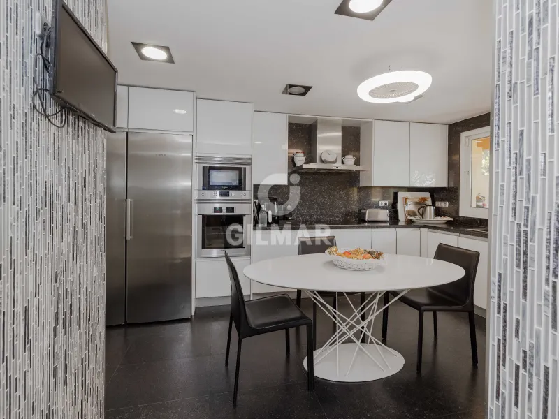 Duplex penthouse in Marbella Este - Málaga