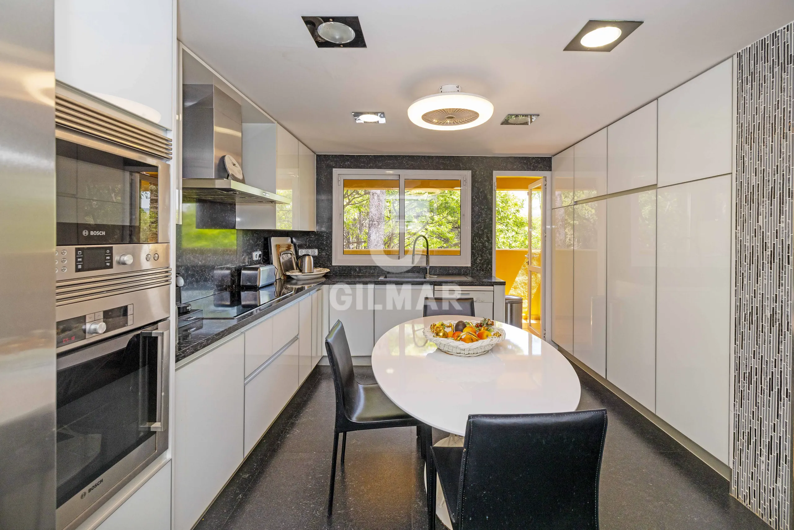 Duplex penthouse in Marbella Este - Málaga