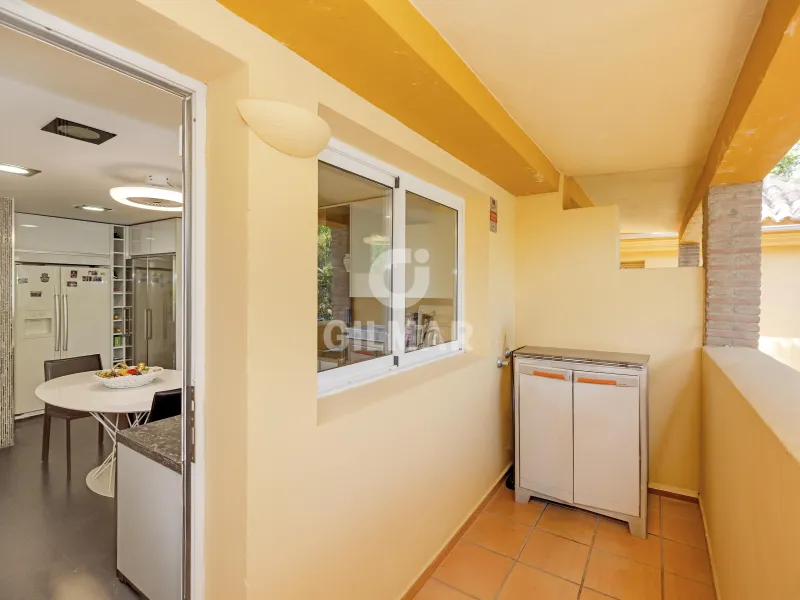 Duplex penthouse in Marbella Este - Málaga