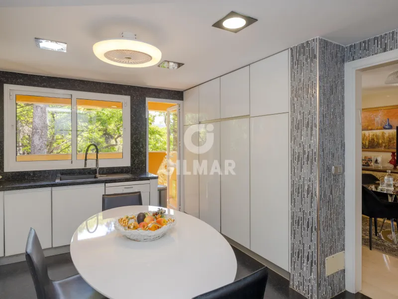 Duplex penthouse in Marbella Este - Málaga