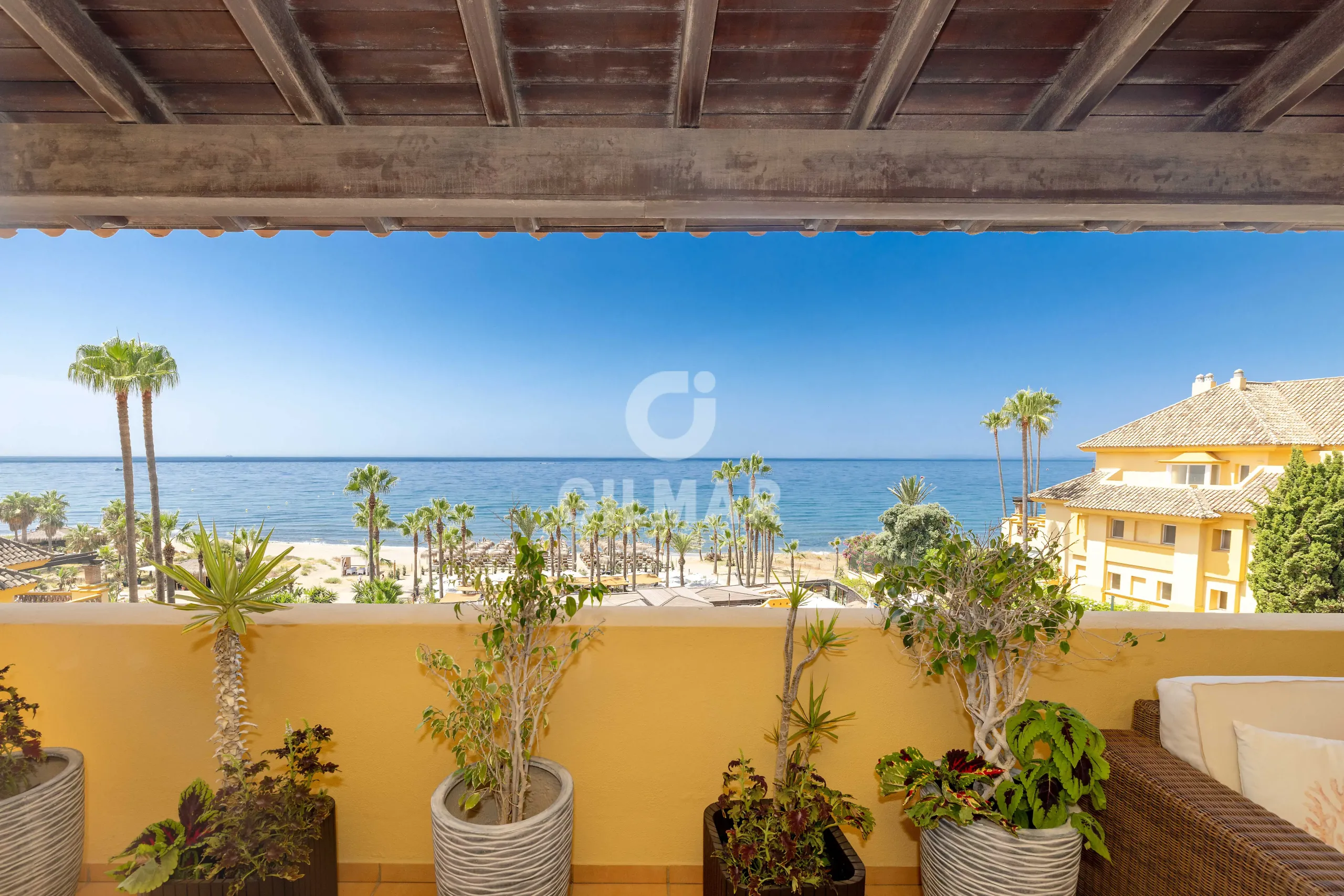 Duplex penthouse in Marbella Este - Málaga