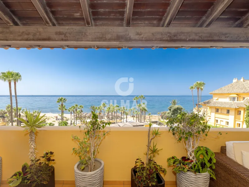 Duplex penthouse in Marbella Este - Málaga