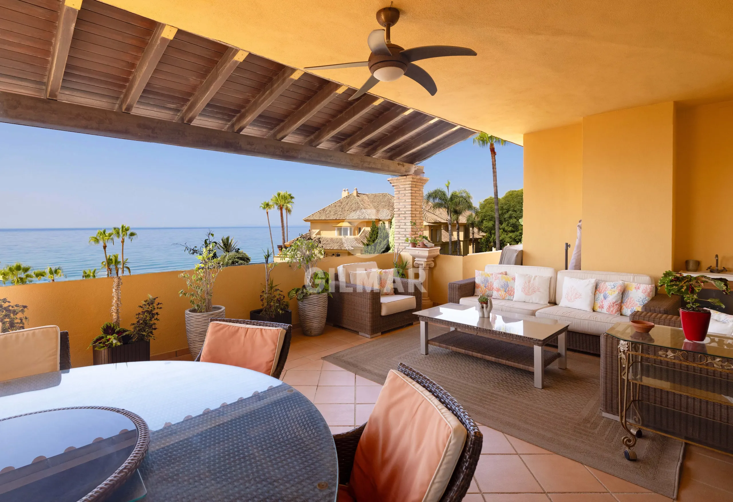 Duplex penthouse in Marbella Este - Málaga
