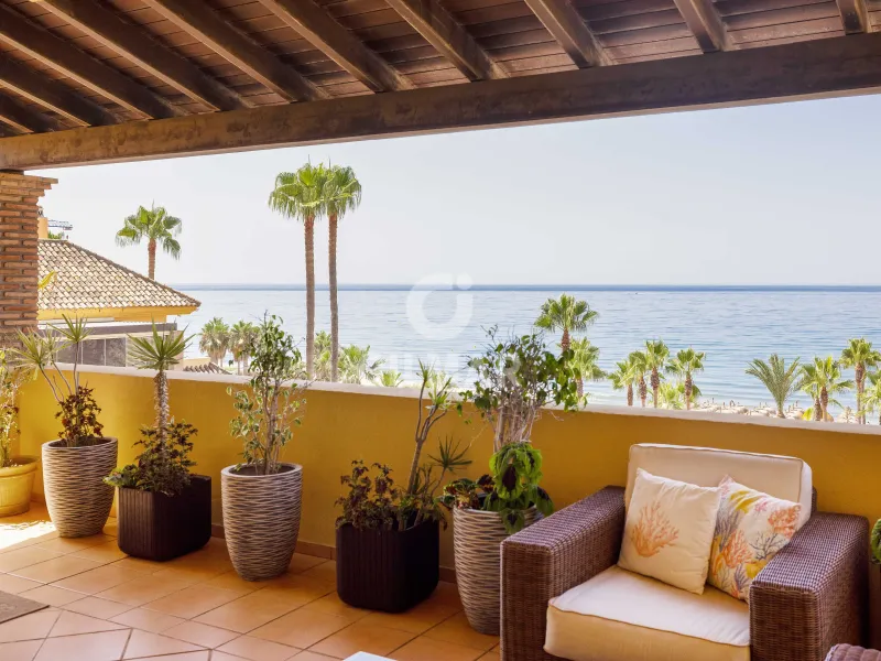 Duplex penthouse in Marbella Este - Málaga