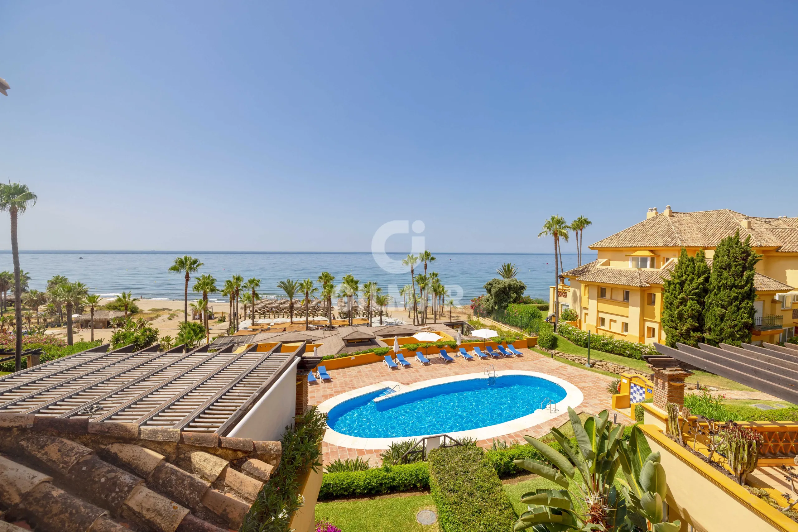 Duplex penthouse in Marbella Este - Málaga