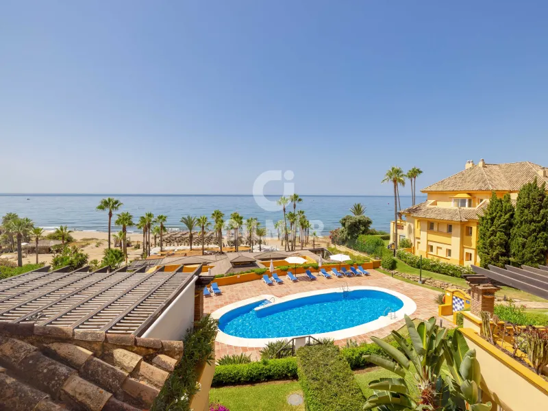 Duplex penthouse in Marbella Este - Málaga