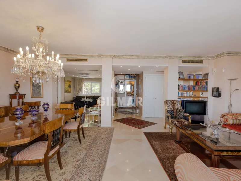 Duplex penthouse in Marbella Este - Málaga