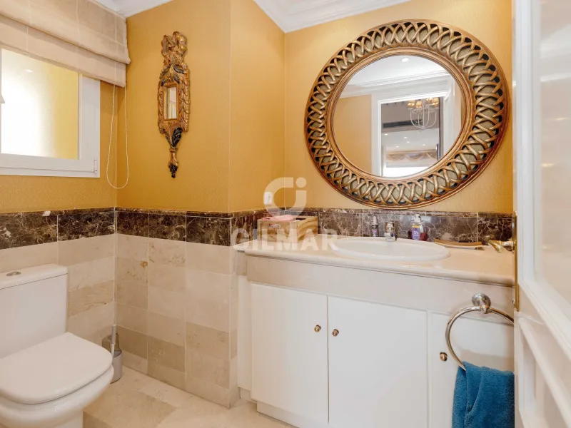 Duplex penthouse in Marbella Este - Málaga