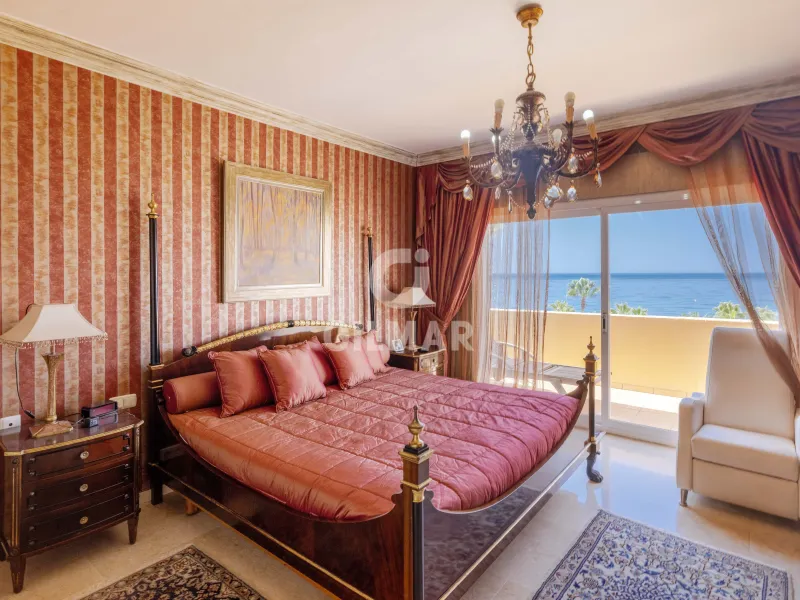 Duplex penthouse in Marbella Este - Málaga
