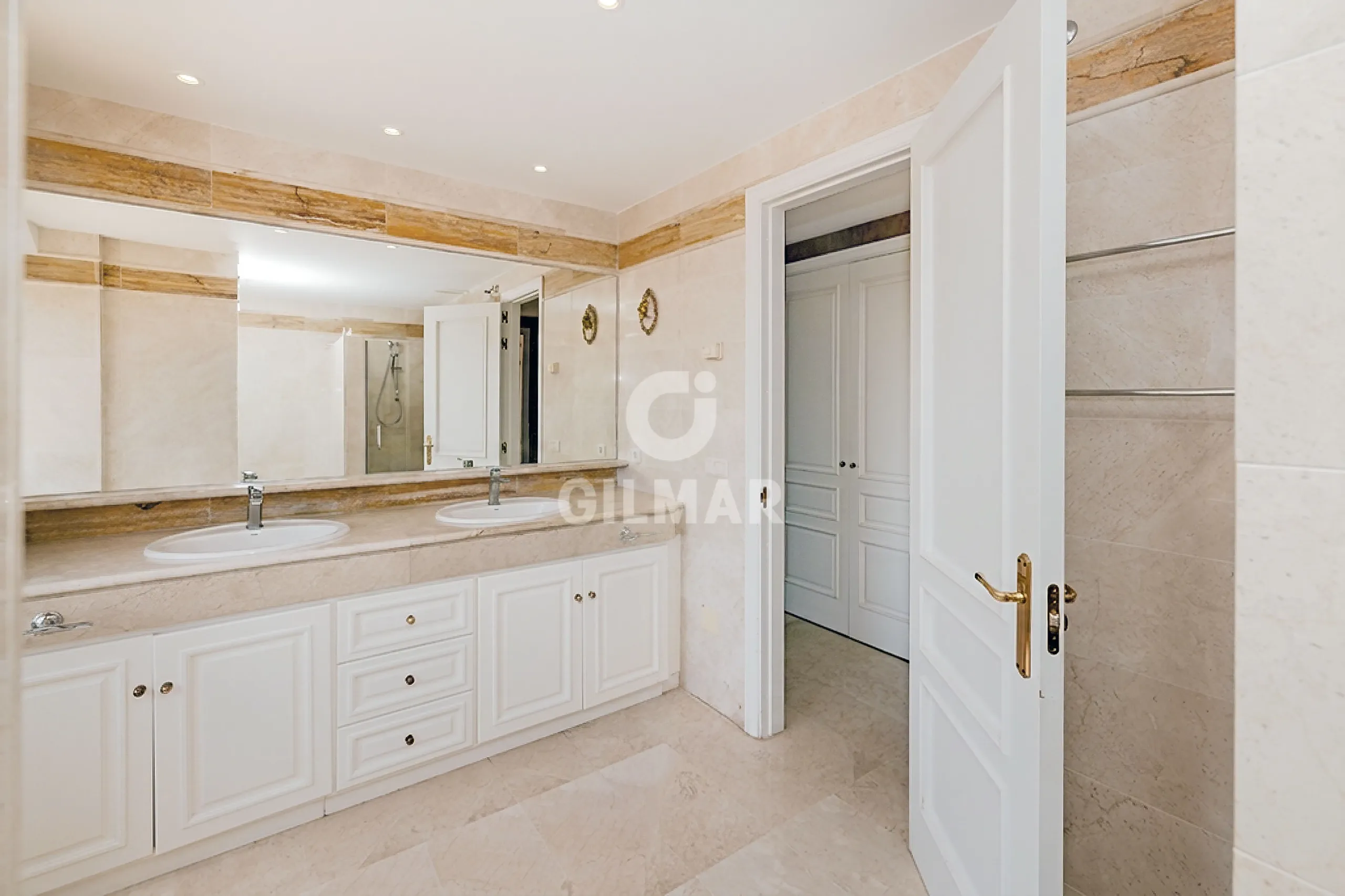 Duplex penthouse in Marbella Este - Málaga
