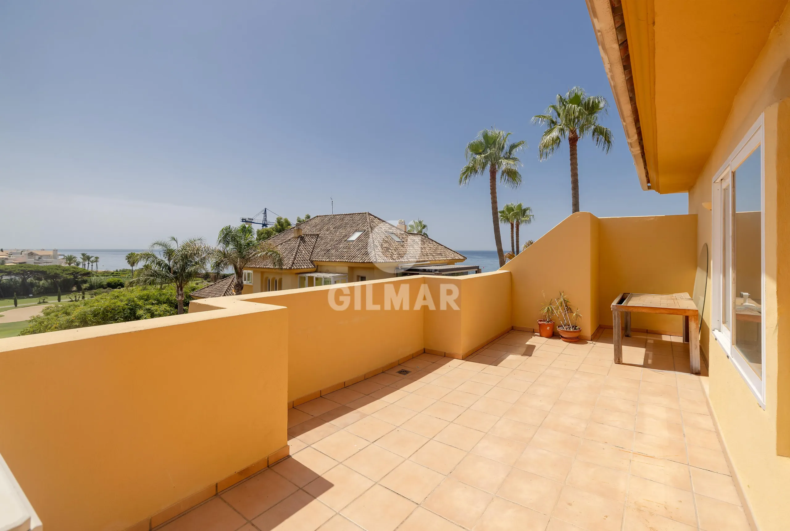 Duplex penthouse in Marbella Este - Málaga