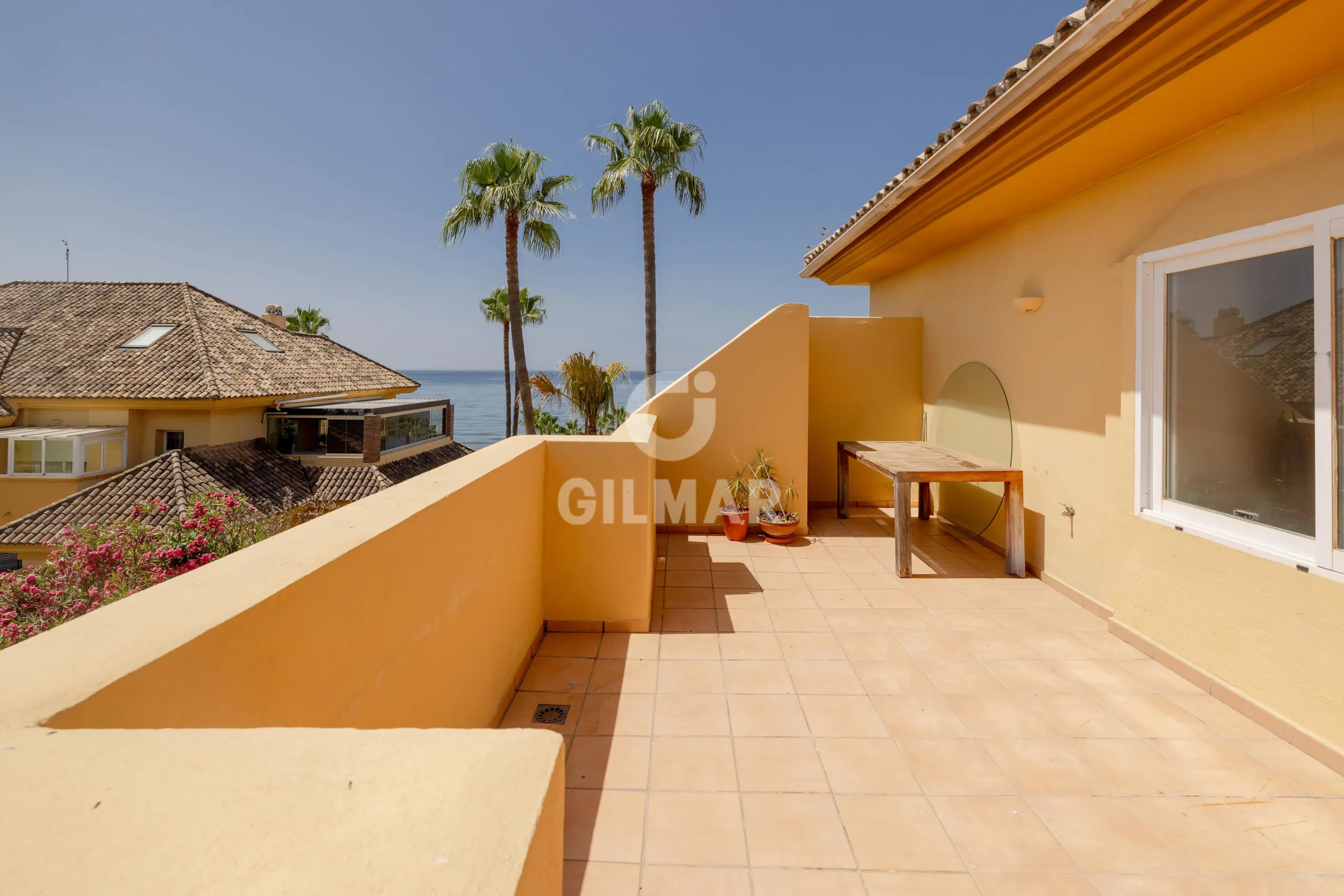 Duplex penthouse in Marbella Este - Málaga