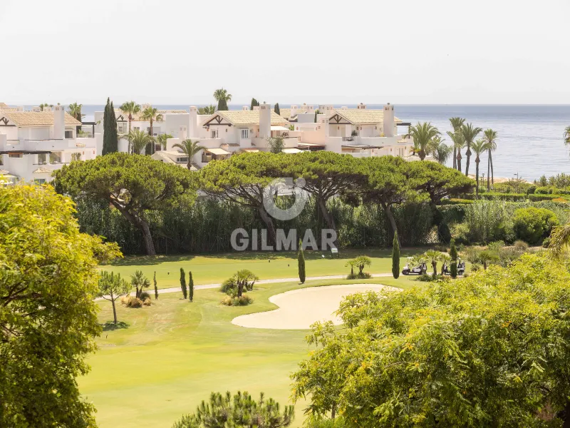 Duplex penthouse in Marbella Este - Málaga