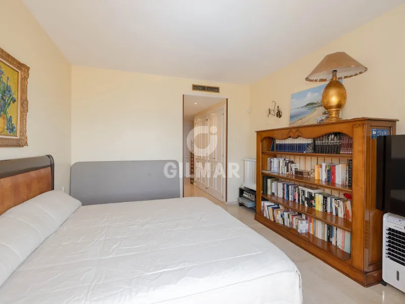 Duplex penthouse in Marbella Este - Málaga