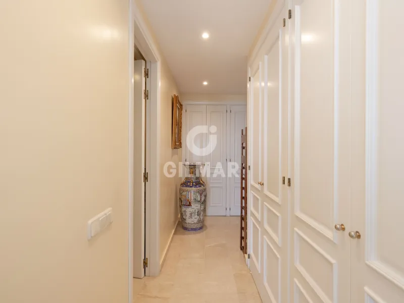 Duplex penthouse in Marbella Este - Málaga