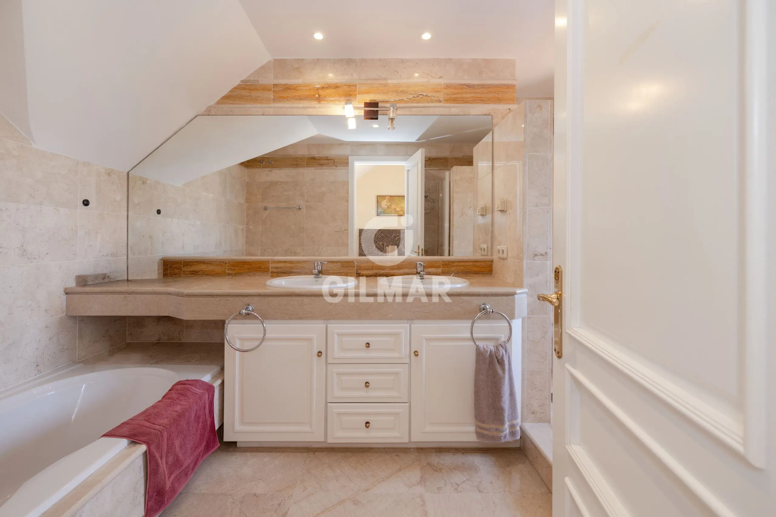 Duplex penthouse in Marbella Este - Málaga