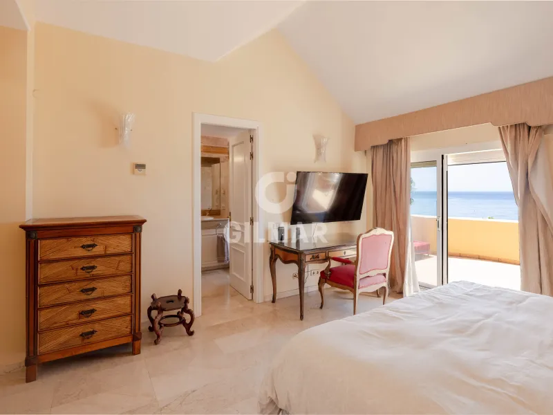 Duplex penthouse in Marbella Este - Málaga