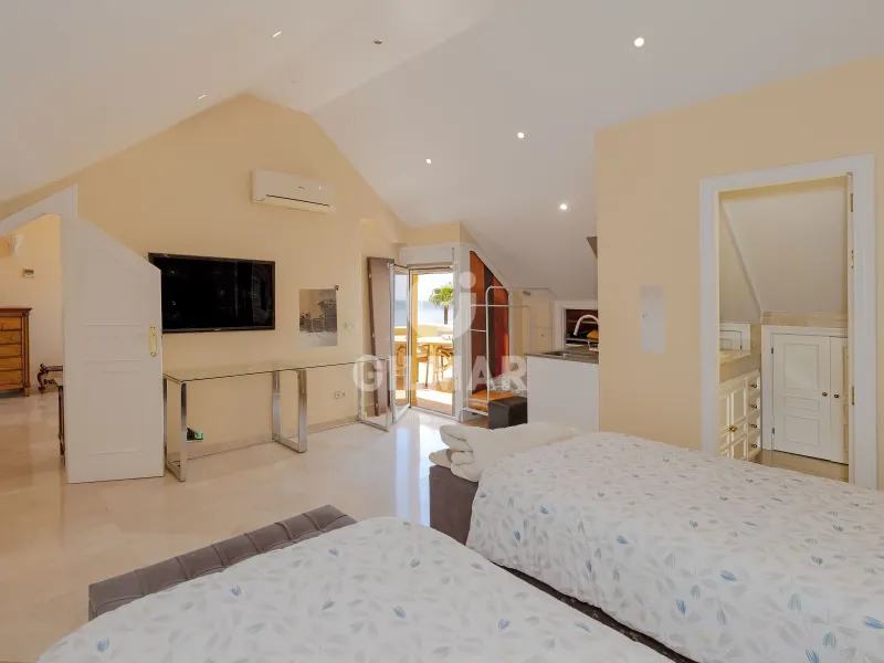 Duplex penthouse in Marbella Este - Málaga