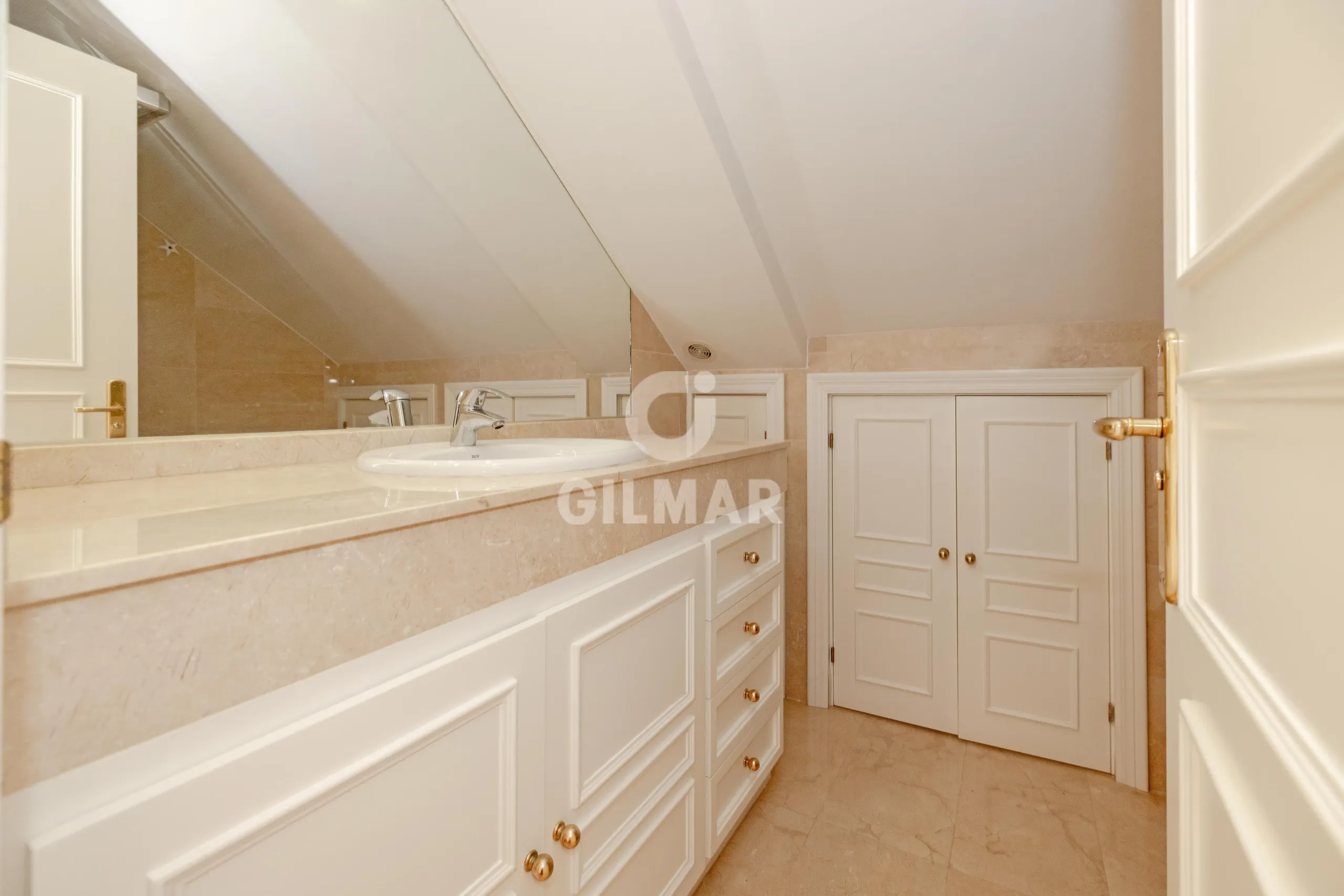 Duplex penthouse in Marbella Este - Málaga