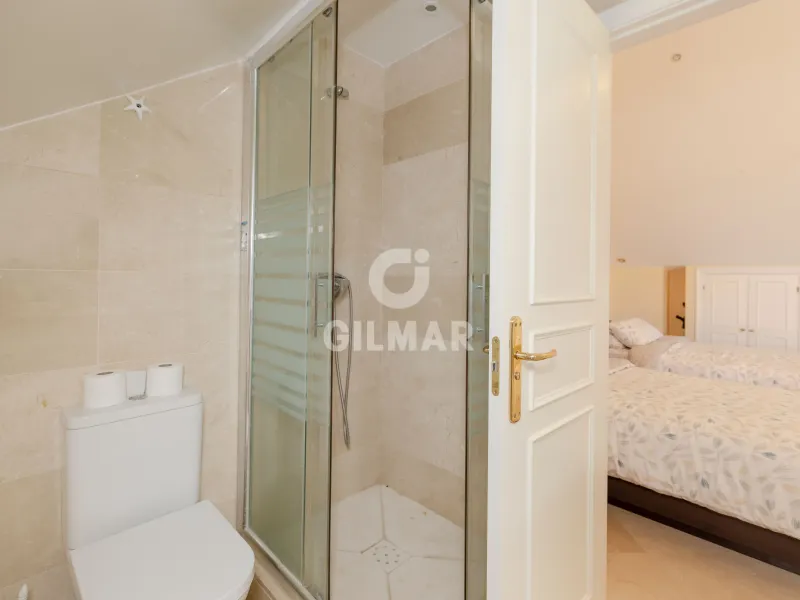Duplex penthouse in Marbella Este - Málaga