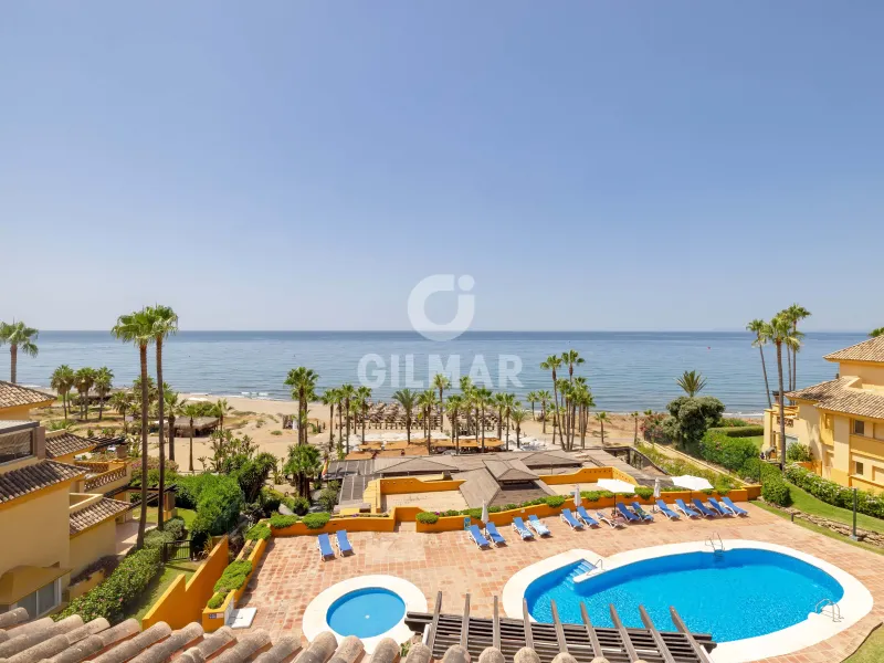 Duplex penthouse in Marbella Este - Málaga