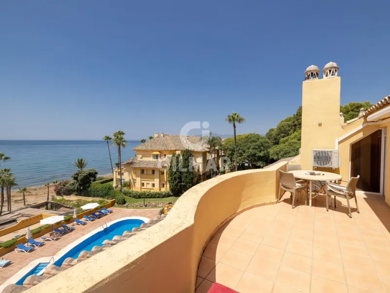 Duplex penthouse in Marbella Este - Málaga