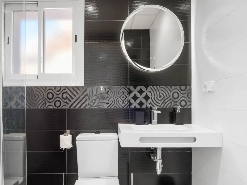 House - Semi-Detached House в продаже в Marbella, Málaga. В доме 6 спален и 4 ванных комнат. Площадь дома 358 м²