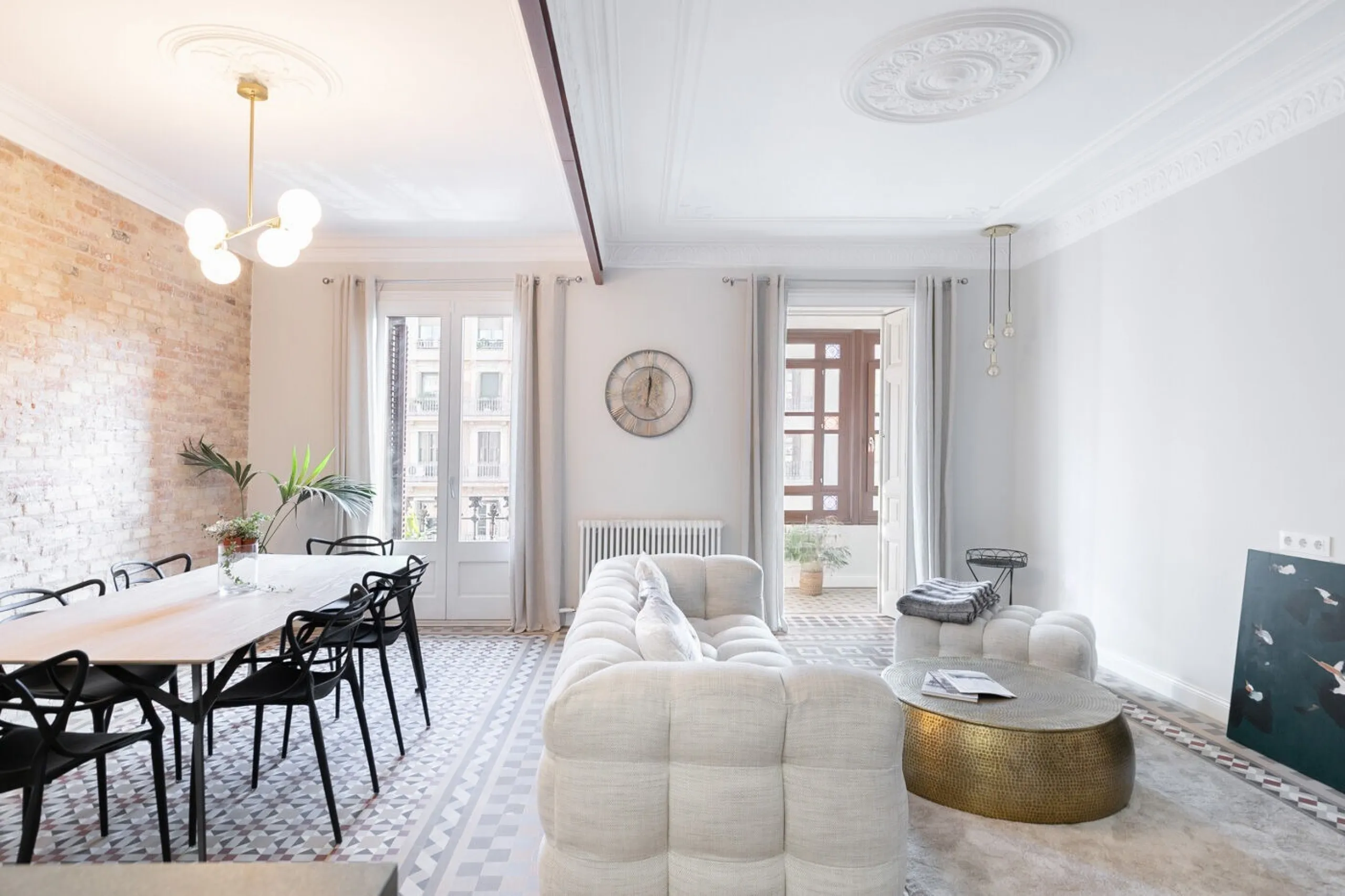 Elegant Renovated Modernist Apartment in Eixample, Barcelona