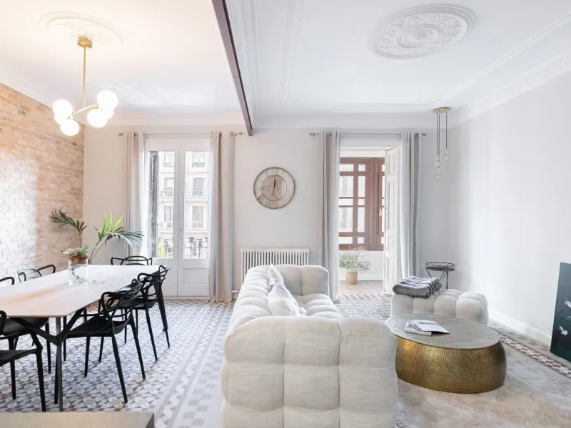 Elegant Renovated Modernist Apartment in Eixample, Barcelona