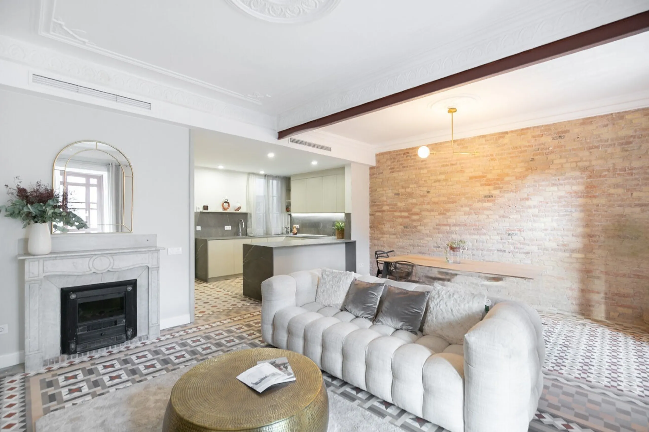 Elegant Renovated Modernist Apartment in Eixample, Barcelona