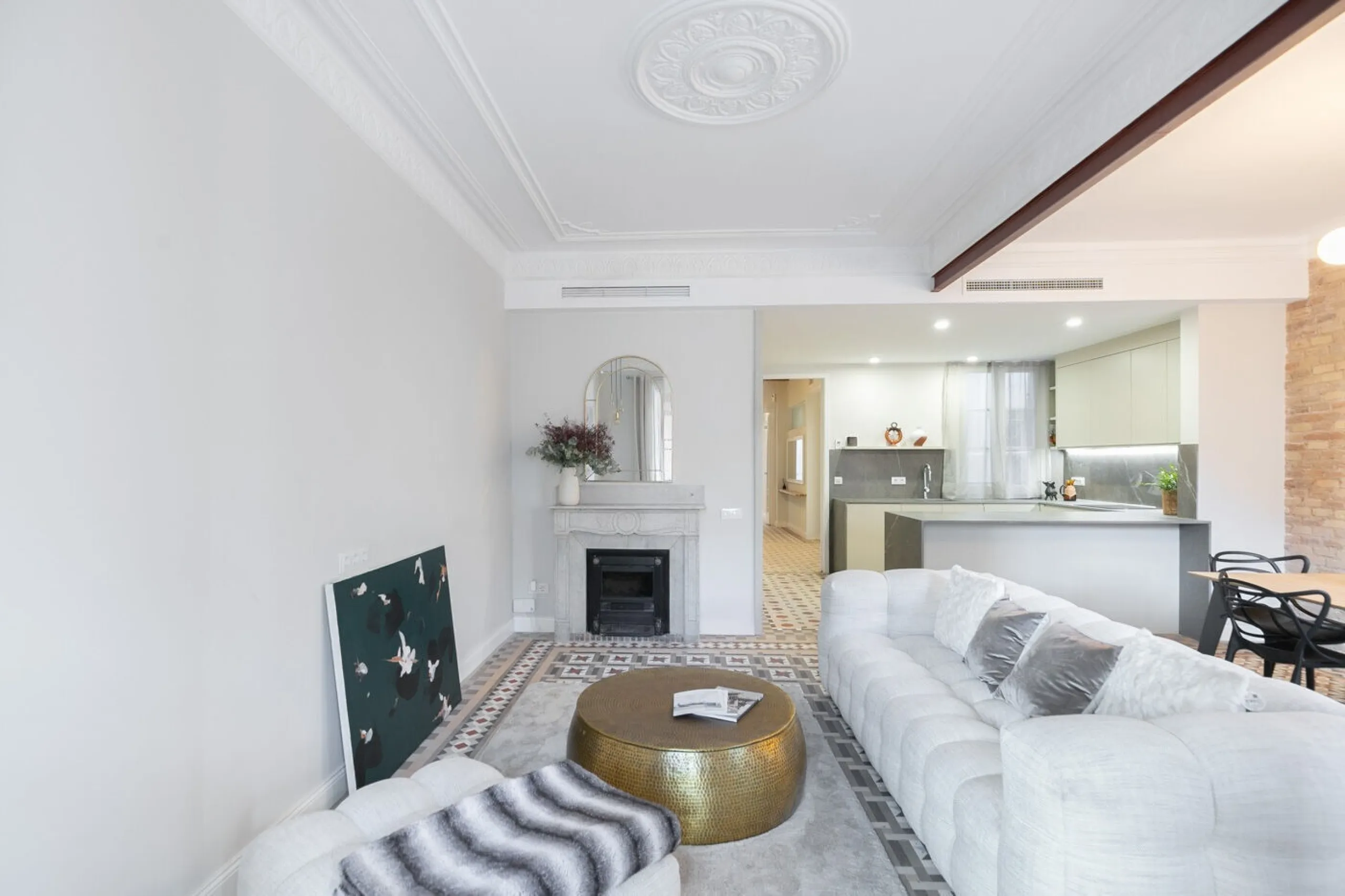 Elegant Renovated Modernist Apartment in Eixample, Barcelona
