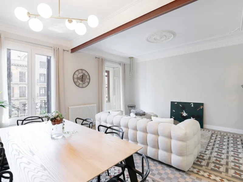 Elegant Renovated Modernist Apartment in Eixample, Barcelona