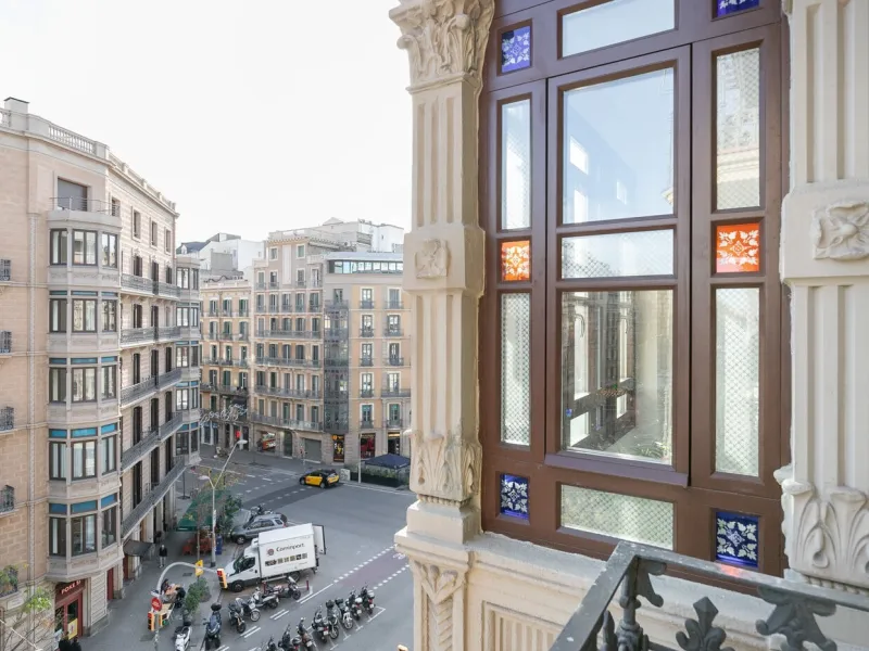 Elegant Renovated Modernist Apartment in Eixample, Barcelona